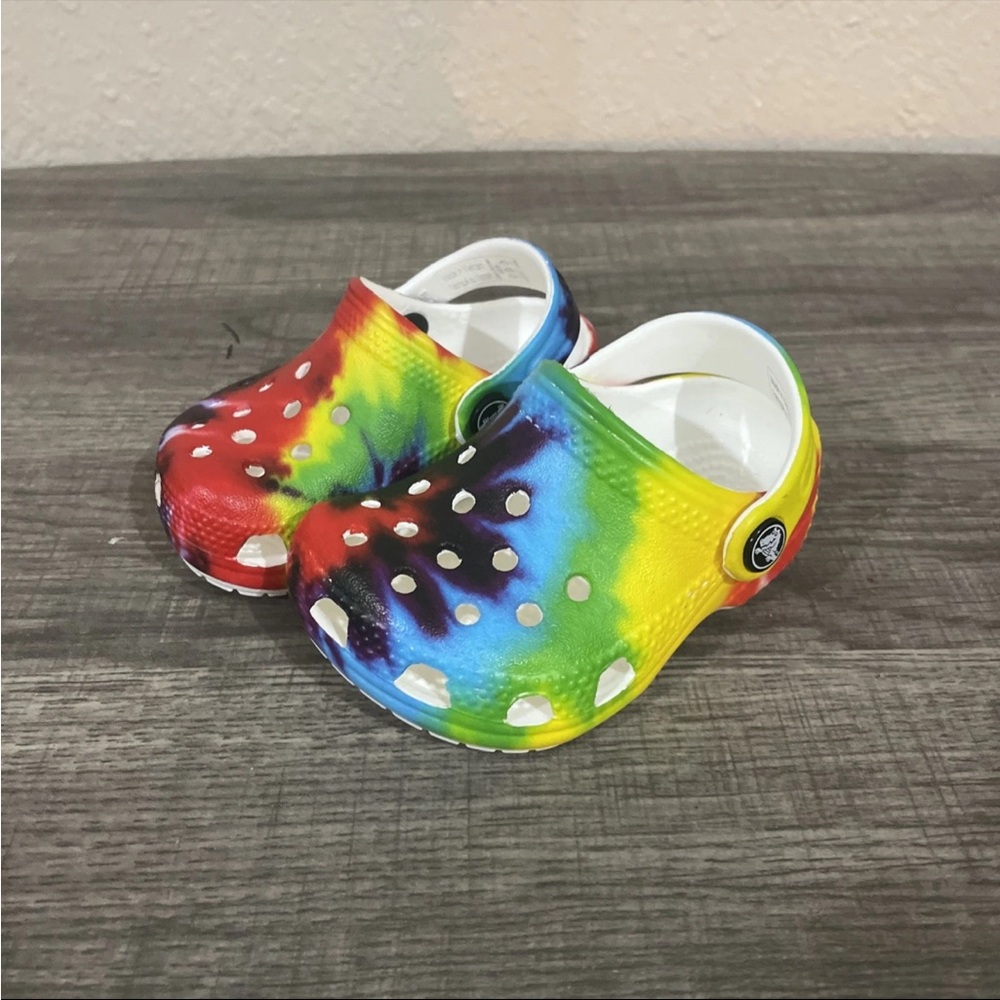 Baby toddler Unisex Tie Dye Crocs Excellent Condition Size 2/3c
